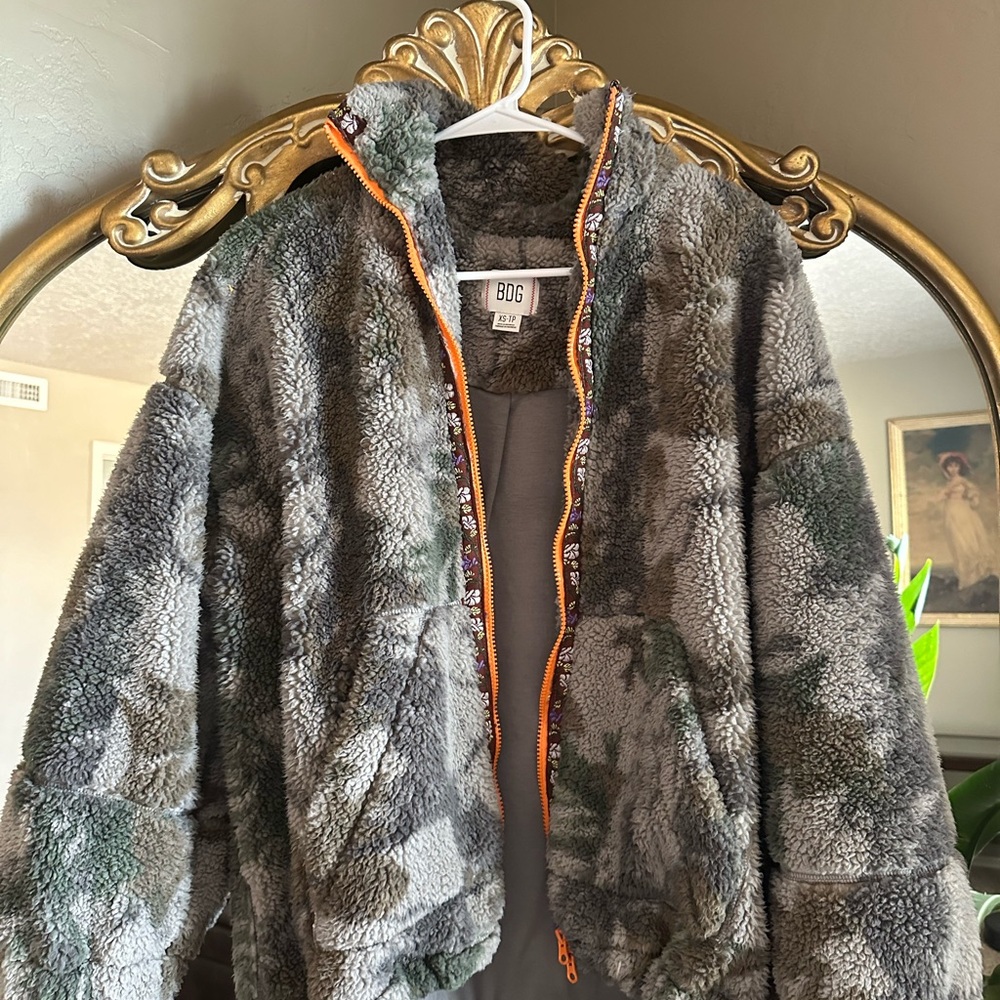BDG Mae Camo Fleece Zip-up